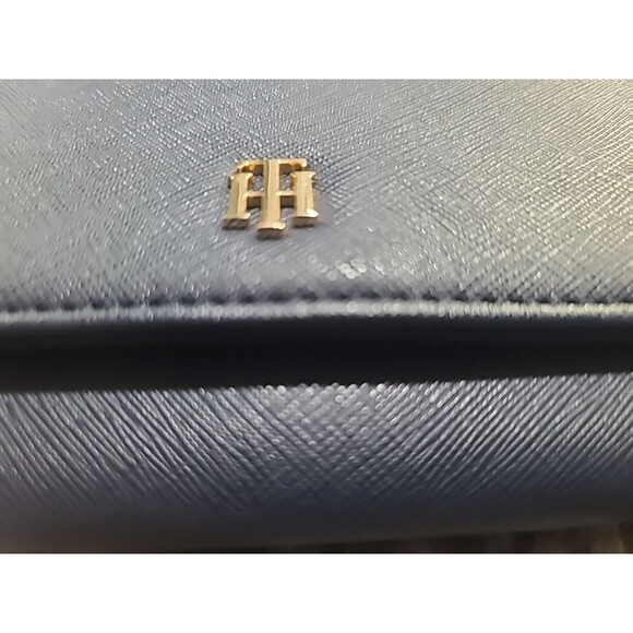 Tommy Hilfiger Trifold Checkbook Wallet Credit Cards Lots of Storage - Picture 3 of 9